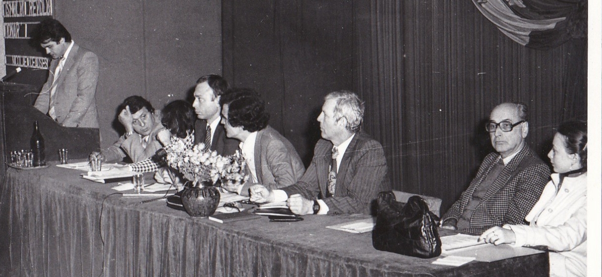 13 - conf alegere Comitet UTC, 5.11.1982, Calin Mihaileanu - al doilea din dreapta, urmat de Gheorghe Balan